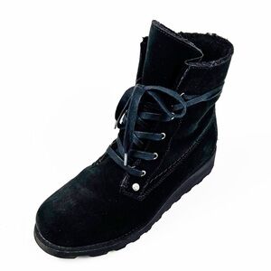 BearPaw Womens Black Suede Lace Up Boots Size 9